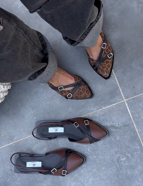 Pointed Comfort Leather Casual Sandals