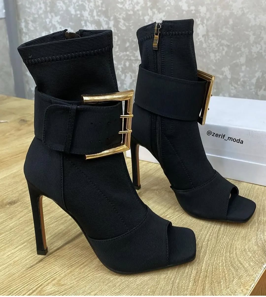 Elegant Buckle High Heel Sandals