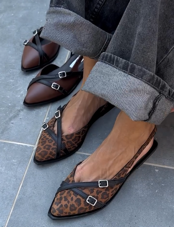 Pointed Comfort Leather Casual Sandals