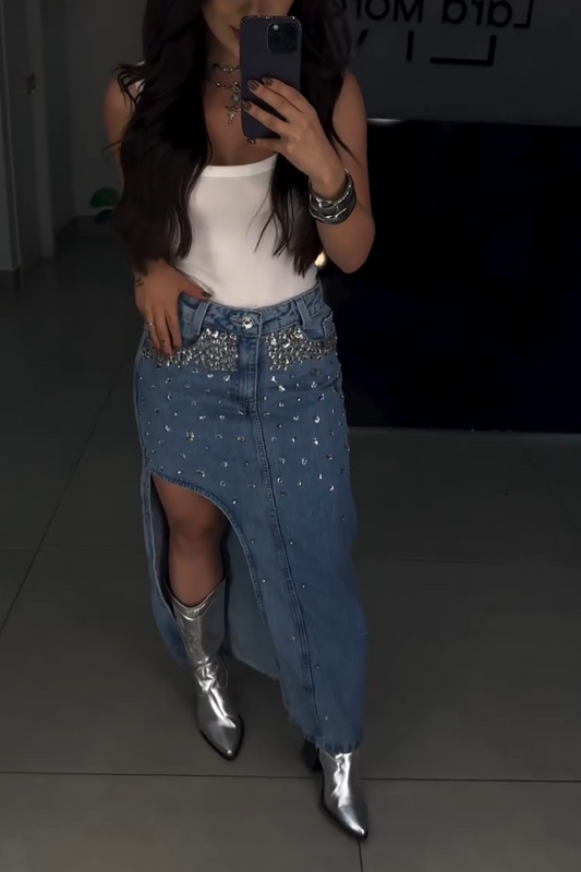 Chic Rhinestone Leg-baring Skirt